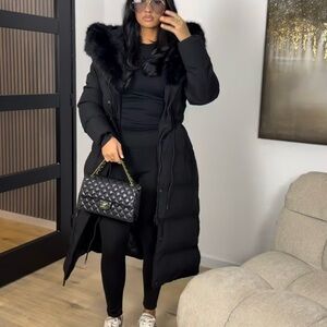 Women's Black Puffer Coat with Faux Fur Trim